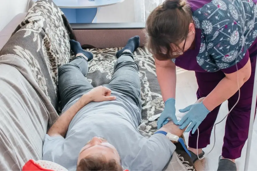 Срочный вывод из запоя в Калачинске: быстро, недорого